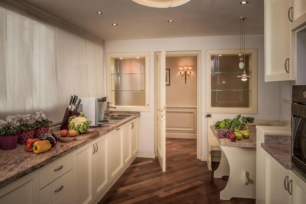 47Luxury Suites - Colosseo Rom